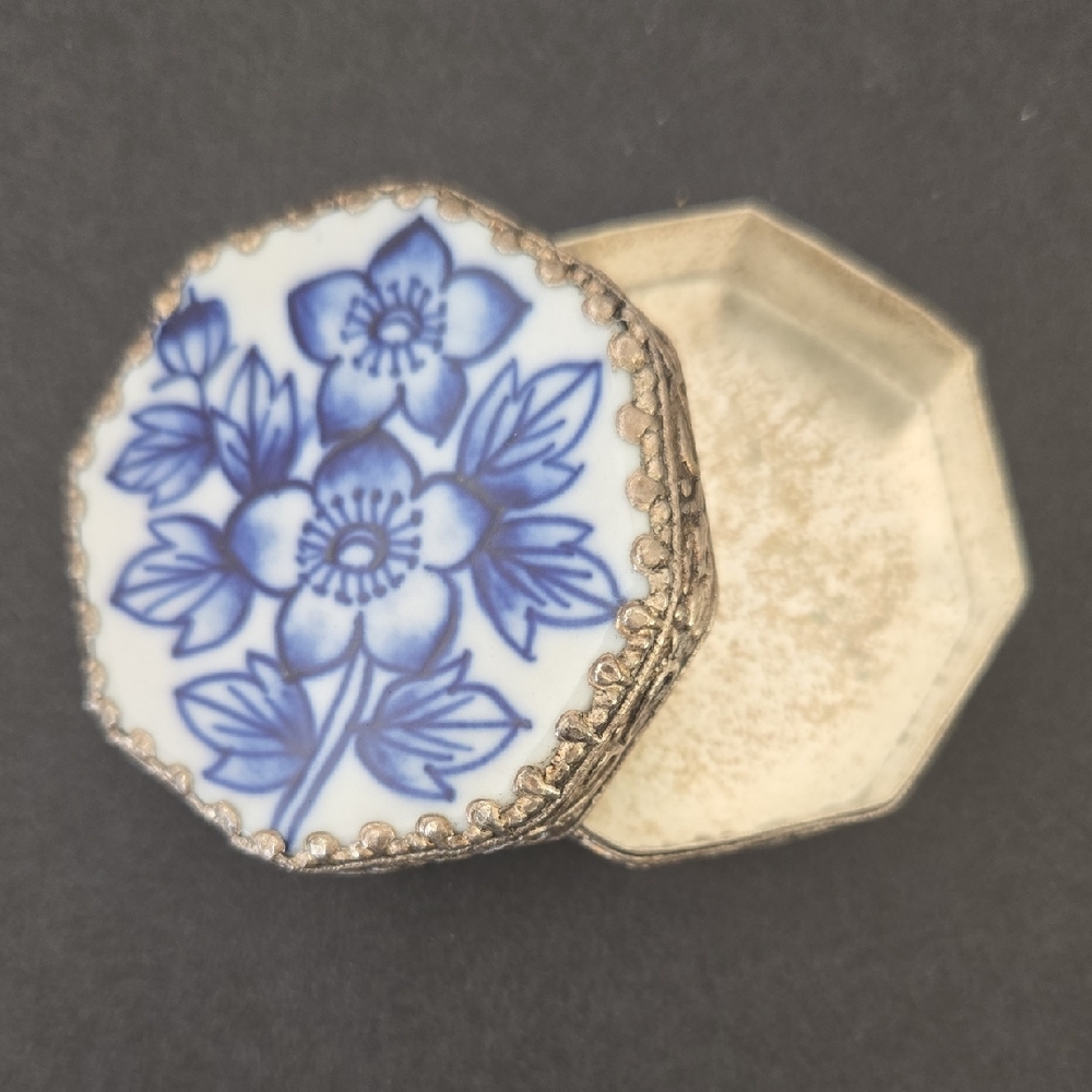 Vintage Silver Plated Ceramic Inlay Blue Floral Mirror Trinket Cosmetic Box - Picture 3 of 11